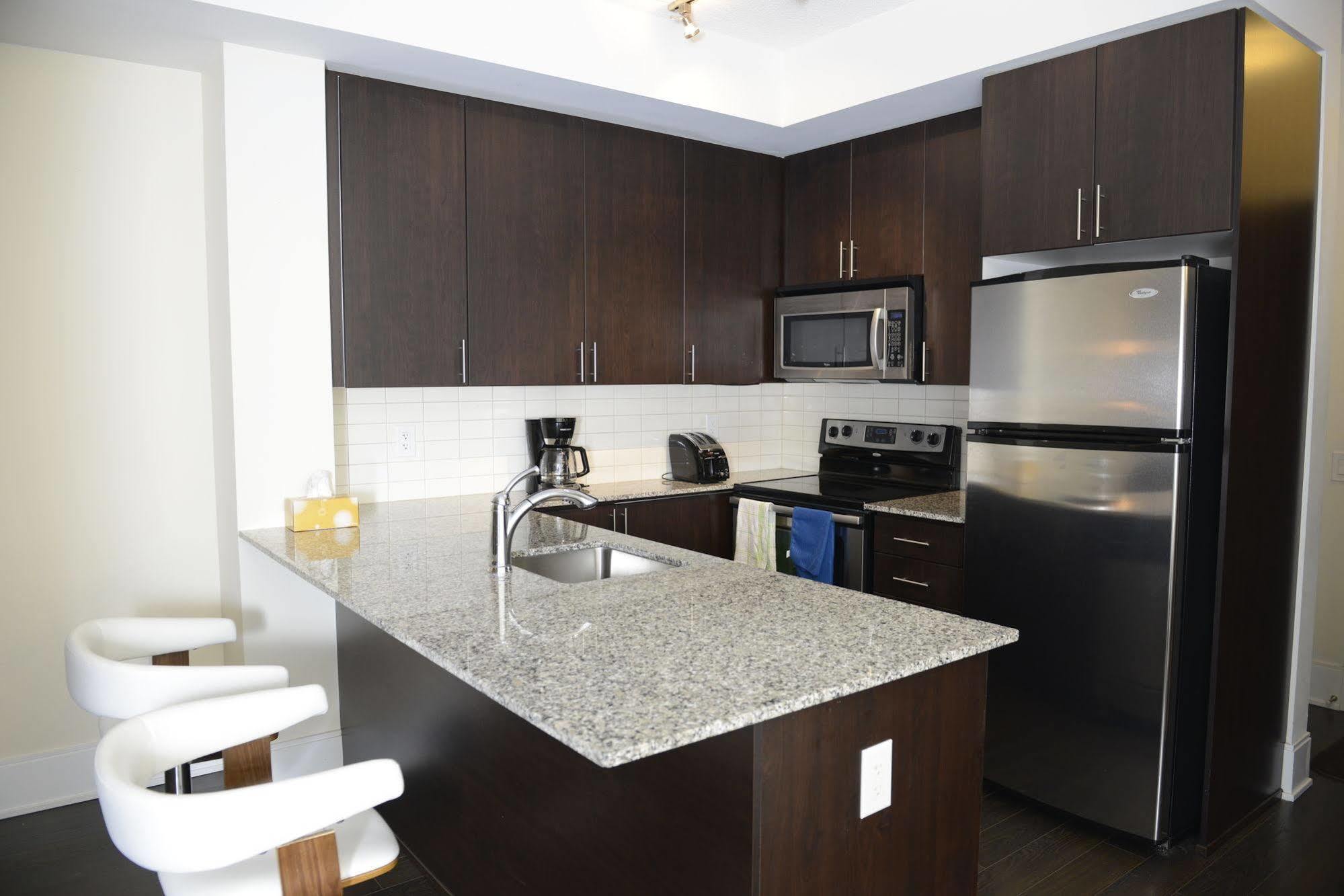 Life Suites Luxury Downtown Condos Toronto Exterior foto