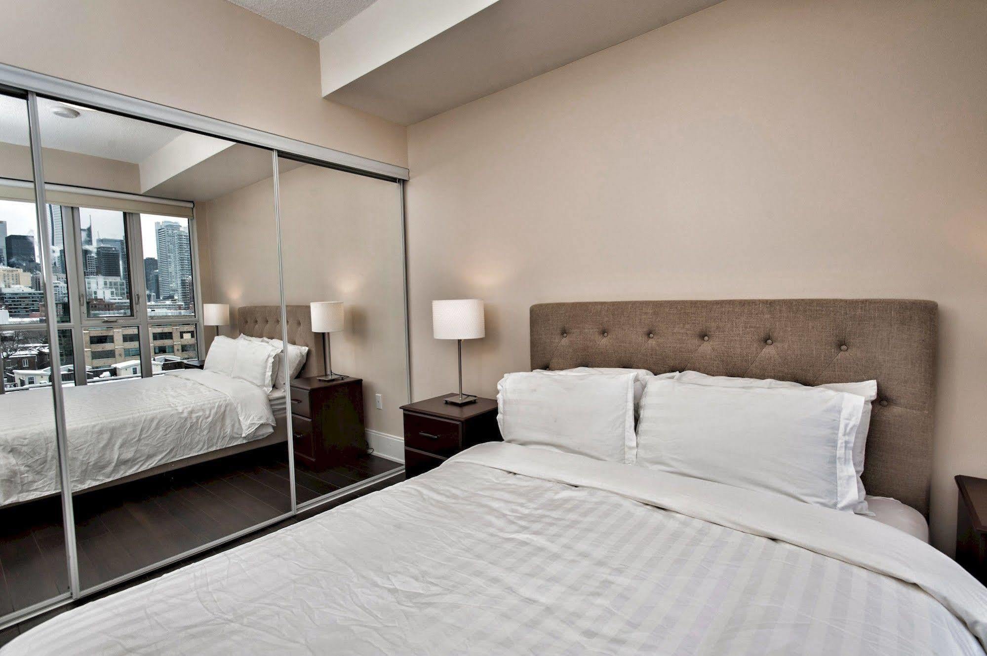Life Suites Luxury Downtown Condos Toronto Exterior foto