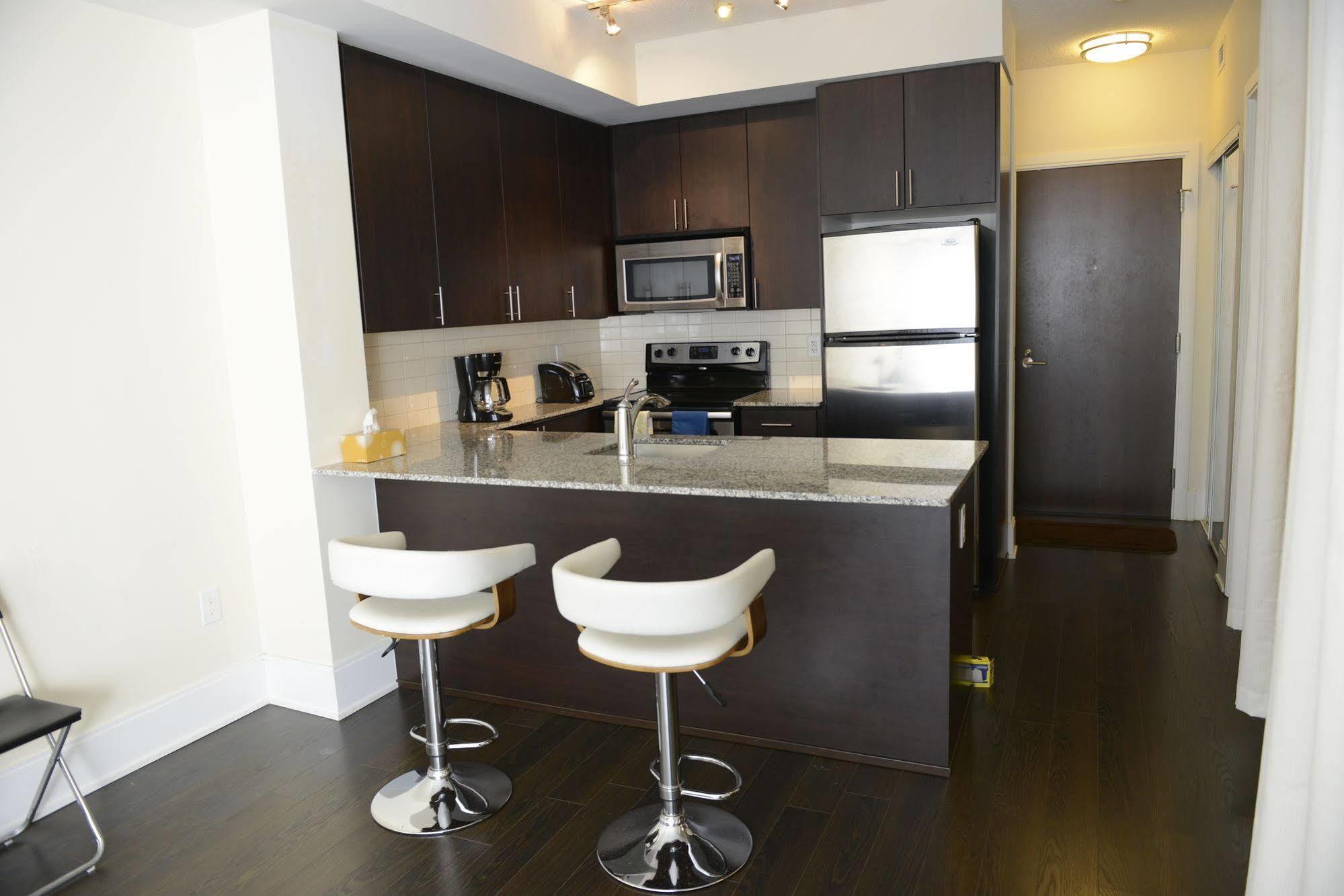 Life Suites Luxury Downtown Condos Toronto Exterior foto